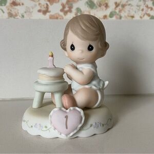 Precious Moments 2001 Growing in Grace/Age 1/ 136190B Brunette Baby Figurine